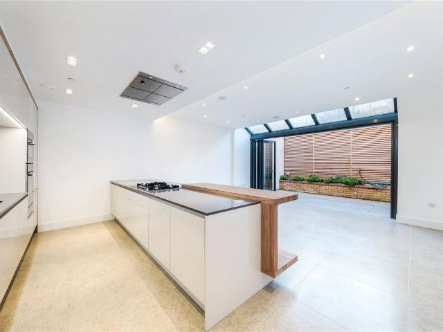 House for rent in Fulham, Walham Green