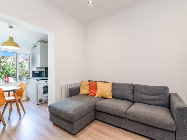 Apartment to rent in Bluebell, North Tipperary