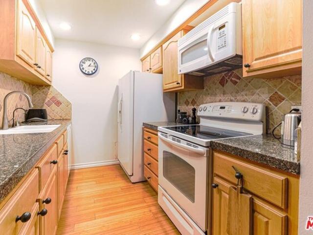 Condo for sale in Culver City, California