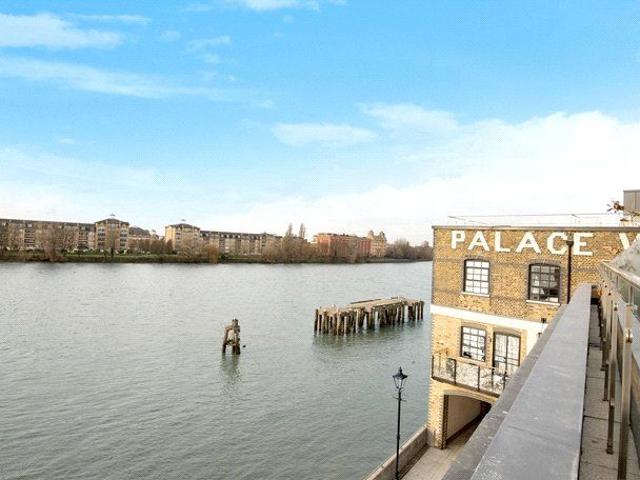 Townhouse for rent in Hammersmith, Cat Hill