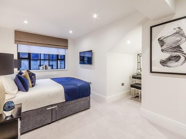 House for rent in London Borough of Hammersmith and Fulham, Greater London