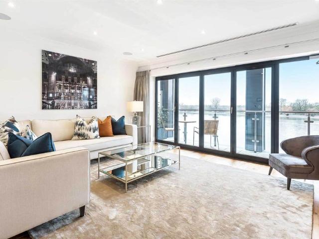 Townhouse for rent in Hammersmith, Cat Hill