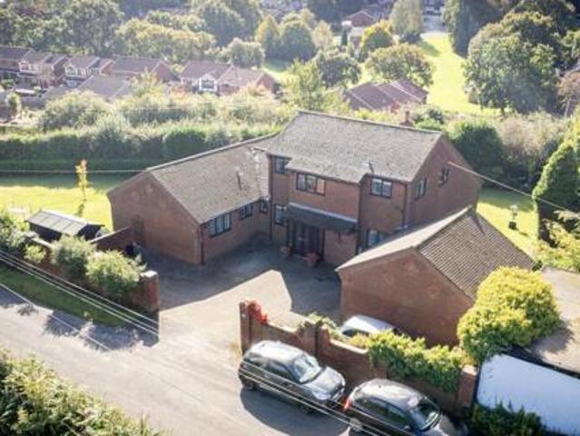 House for sale in Chase Terrace, Lichfield