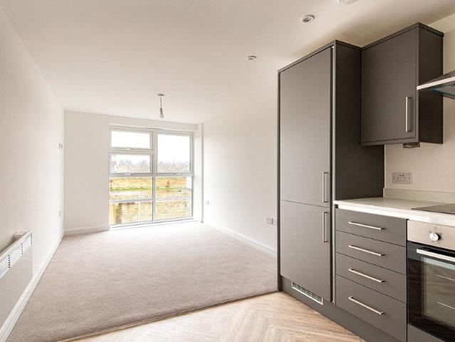 Apartment for rent in Regent Quay, Oad Street