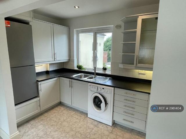 House for rent in North Sheen, Greater London