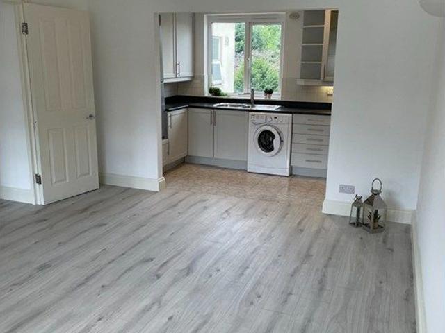 Apartment for rent in North Sheen, Greater London