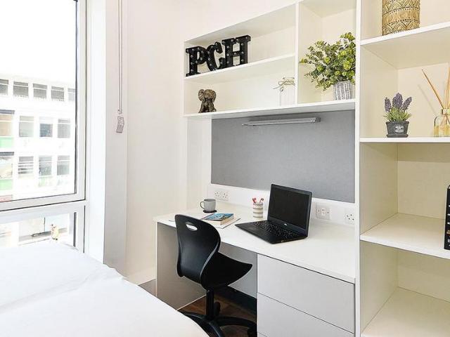 Apartment for rent in West Hoe, Mount Wise
