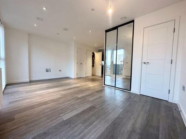 Studio for rent in Leyton, Greater London