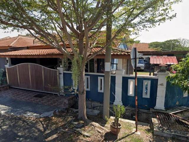 Terraced House for sale in Malaka