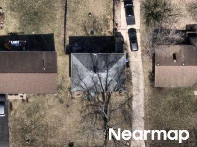 House for sale in Mchenry, Illinois