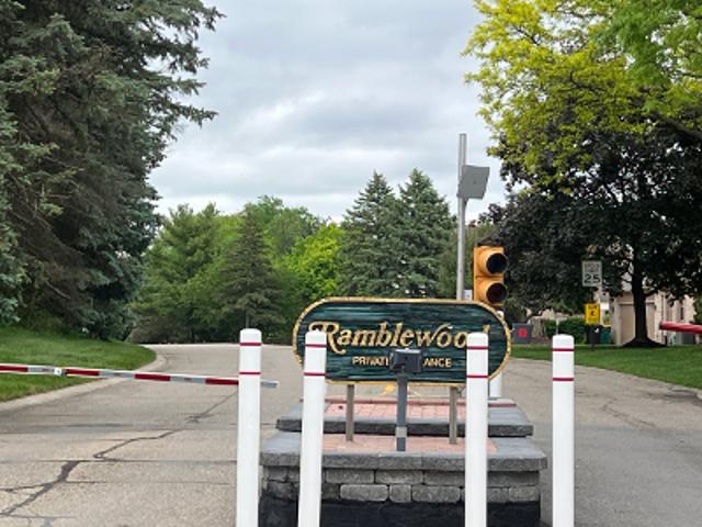 Condo for sale in Commerce Township, Michigan
