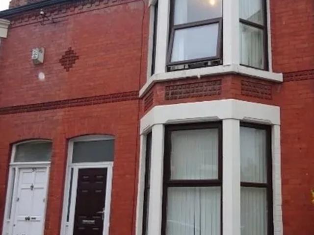 House for rent in Calderstones