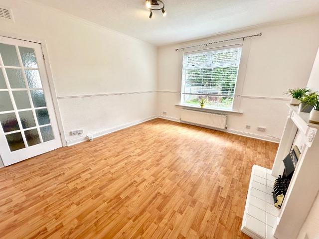Apartment for rent in Blairdardie, Scotland