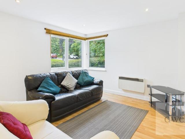 Apartment for rent in Charing Cross, Leeds
