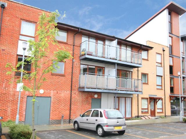 Apartment for rent in Three Bridges, Crawley