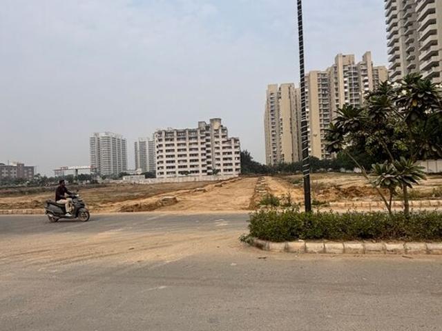Land for sale in Hariana