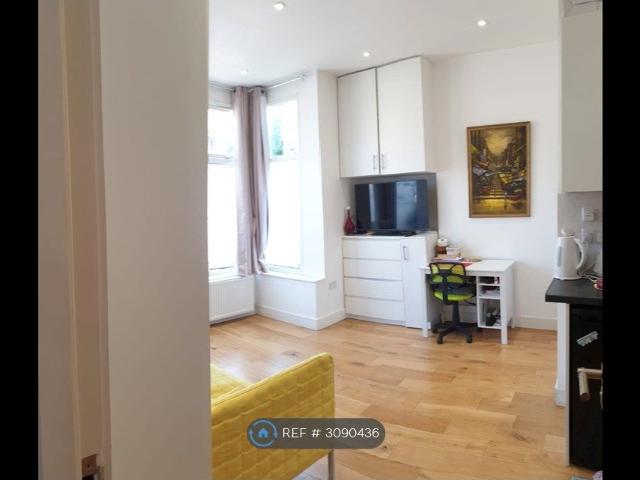 Studio for rent in London Borough of Barnet, Greater London