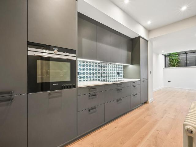 Apartment for rent in Balham, Greater London