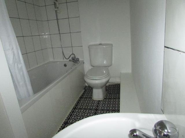 House for rent in Wardle, Burnedge