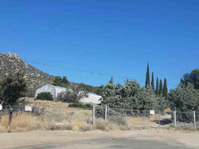 House for sale in Anza, California