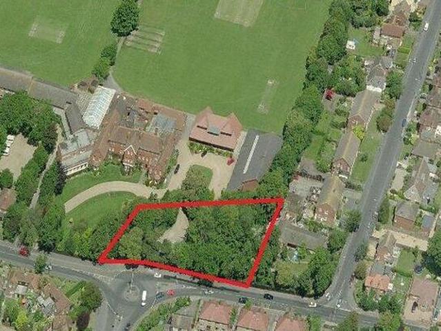 House for sale in Dumpton, Acol