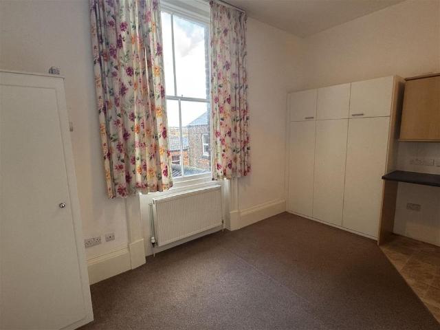 Apartment for rent in South Cliff, Kepwick