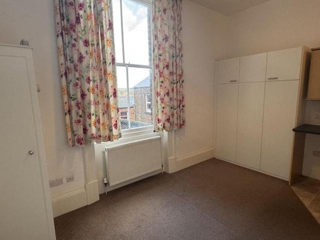 Studio for rent in Scarborough, South Cliff