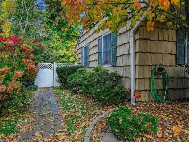 Condo for rent in Levittown