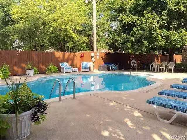 Condo for rent in Royal Oak