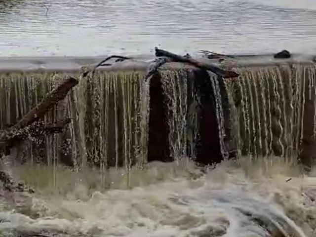 Rancho con presa hidráulica en venta