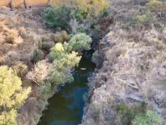 Rancho con presa hidráulica en venta