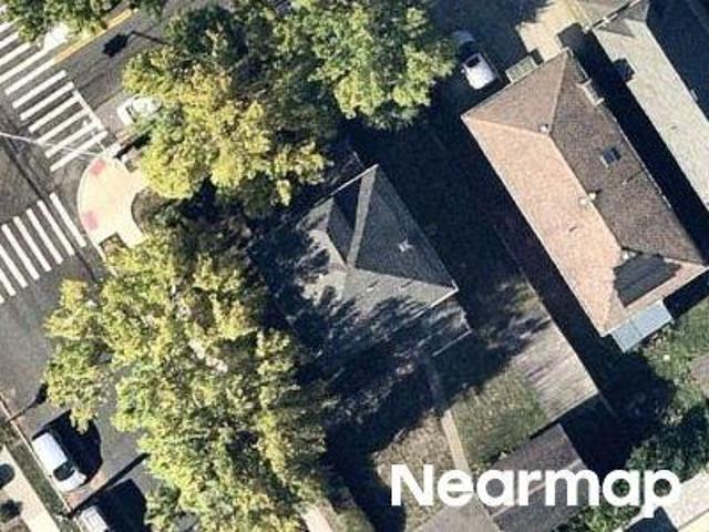 House for sale in The Bronx, Arverne