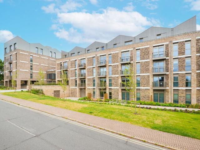 Apartment for rent in Leatherhead, Mole Valley