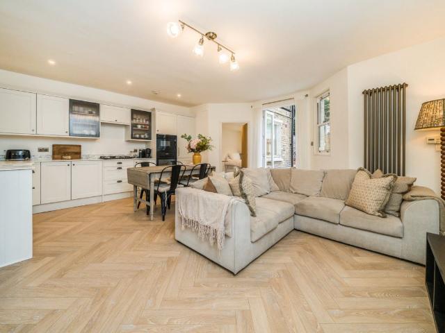 Apartment for rent in Maida Vale, Greater London