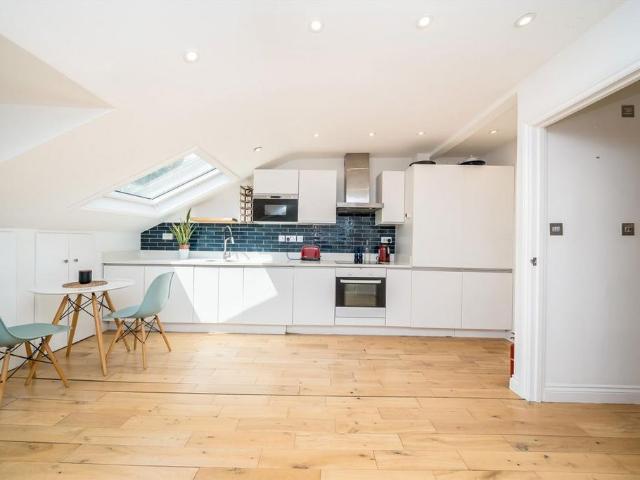 Apartment for rent in Maida Vale, Greater London