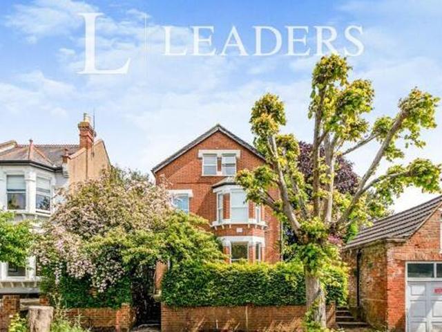 House for rent in Woodcote, Epsom