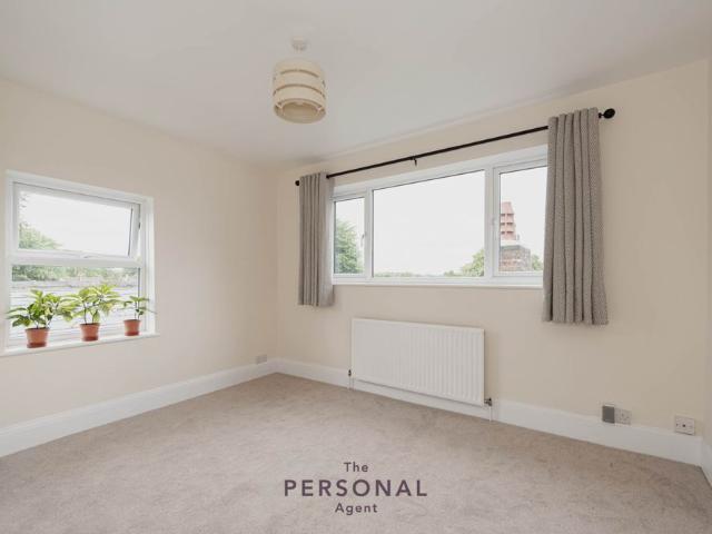 Apartment for rent in Woodcote, Epsom