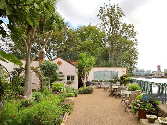 Apartment for rent in Lower Hurlingham, Greater London
