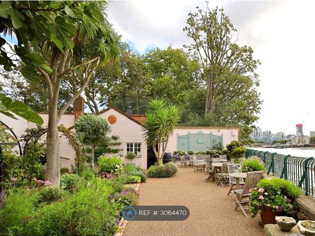 Apartment for rent in Lower Hurlingham, Greater London
