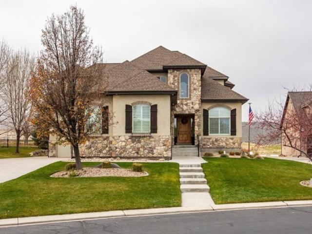 House for sale in Saratoga Springs, Utah