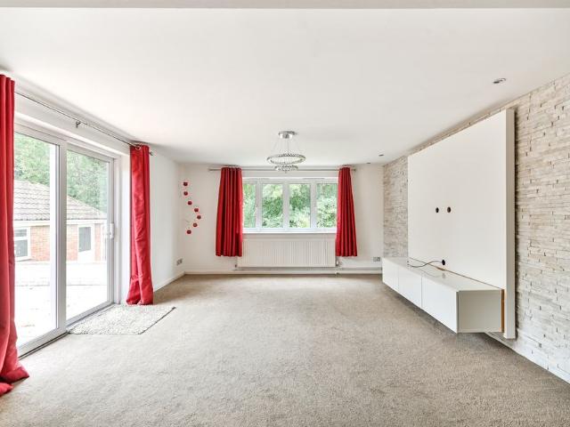 House for rent in Holybrook, West Berkshire