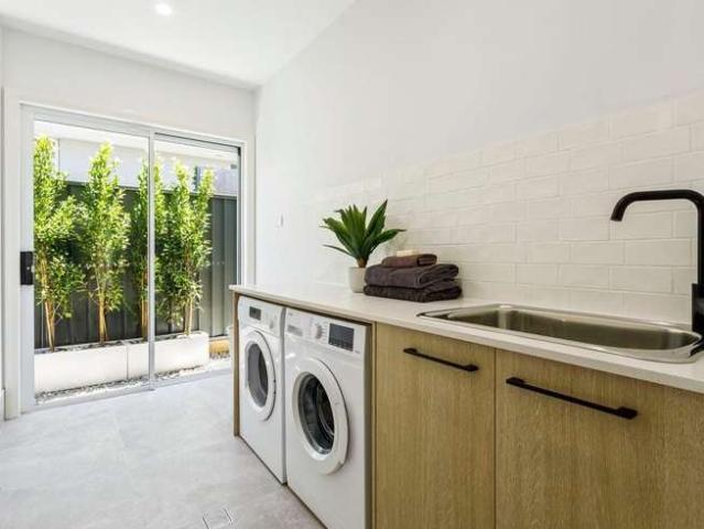 House for sale in Chaslands, Canterbury