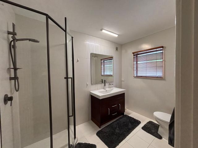 Apartment for rent in Paremoremo, Oroua County