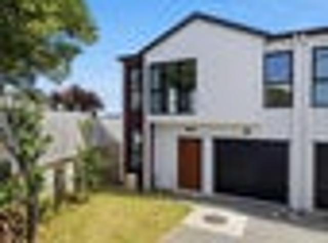 Townhouse for sale in Oteha, Upper Harbour