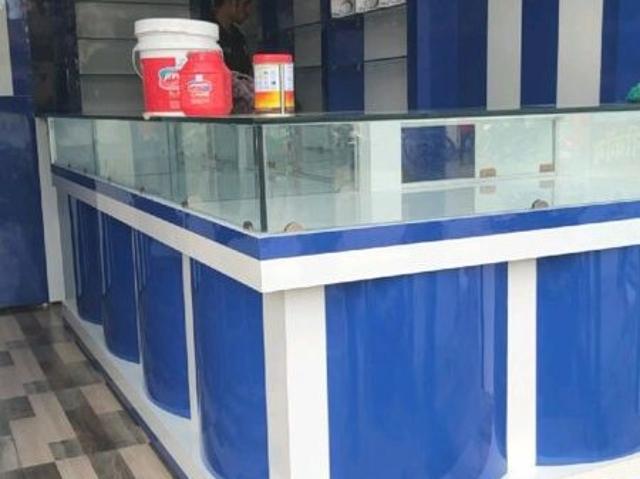 Commercial for rent in Deri