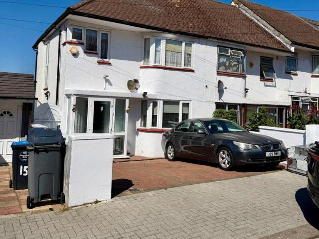 House for rent in Kingsbury, Greater London