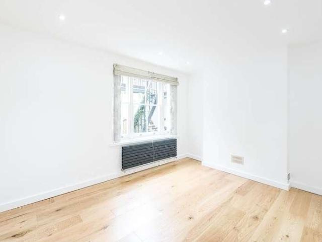 Apartment for rent in Paddington, Isle Of Man