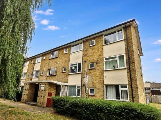 House for sale in Bennetts End, Pouchen End