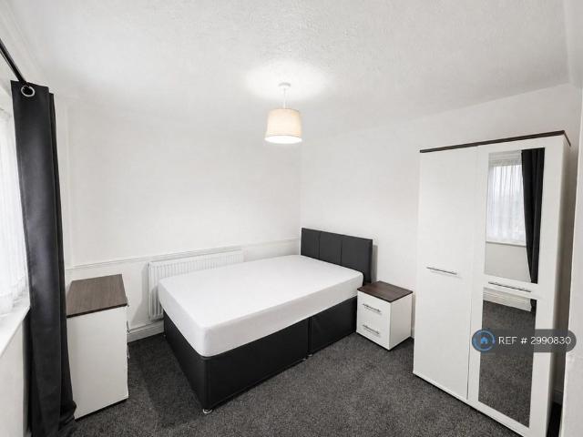 House for rent in Lee Chapel, Essex