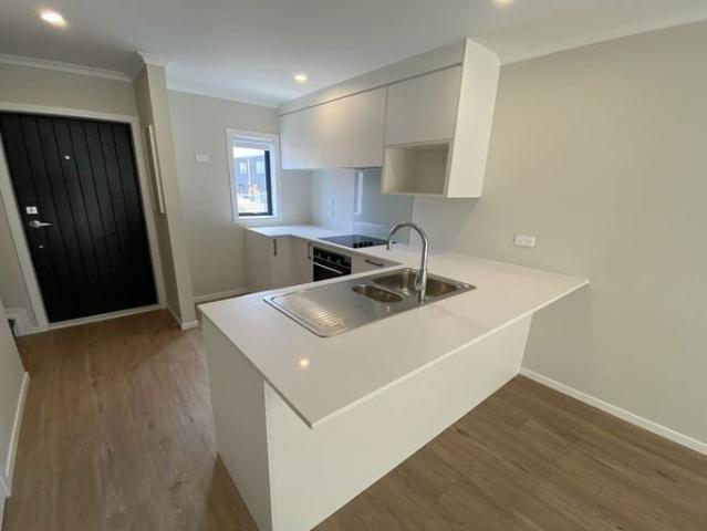 House for rent in Oratia, Oroua County